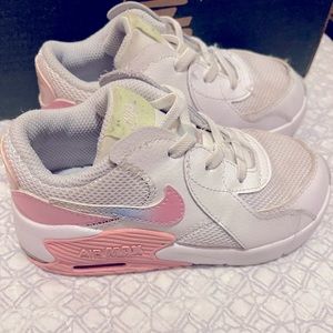 - Nike air max sneaker size 9 color white with pink